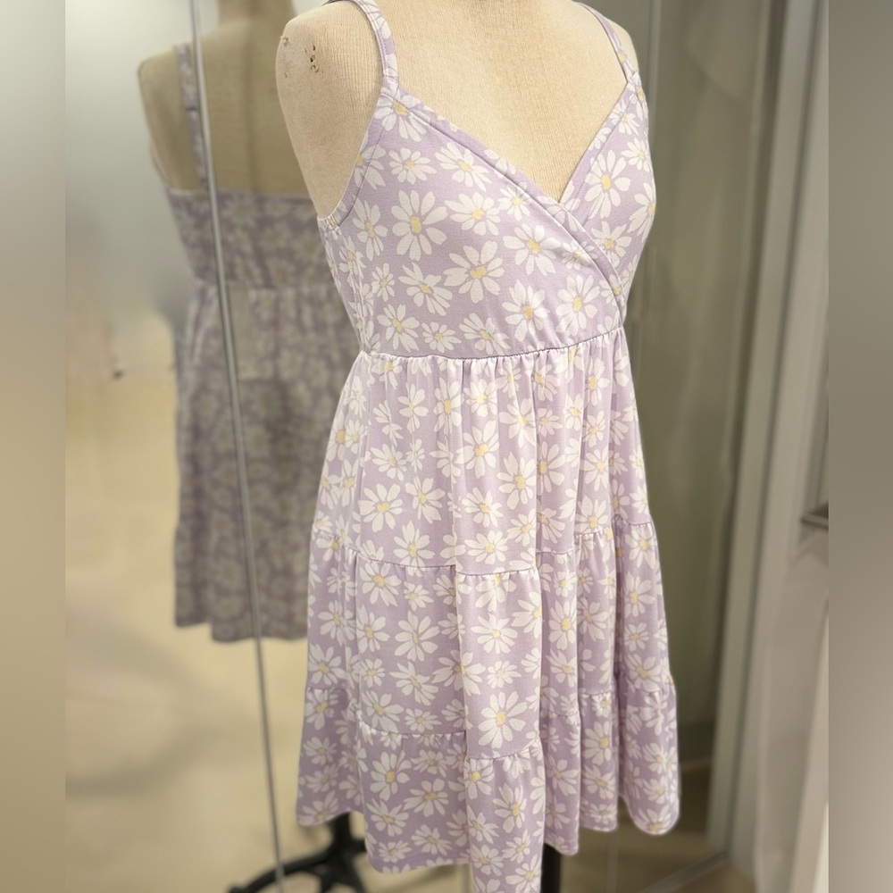 🪻Hollister Lavender Floral Dress Size Medium Adjustable Straps